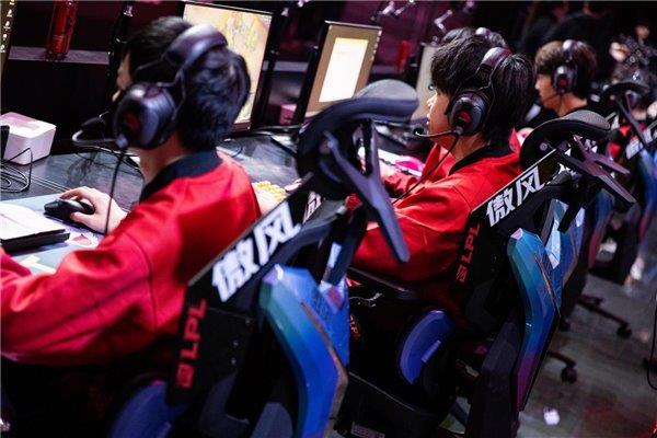 职业赛指定用椅 傲风G7凭啥这么火电子pg游戏明星直播同款 英雄联盟(图4)